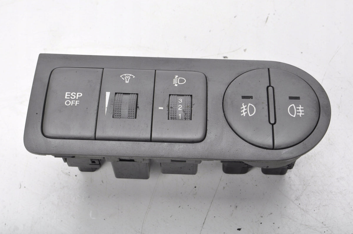 HYUNDAI H1 II LIGHT SWITCH 93310-4H950