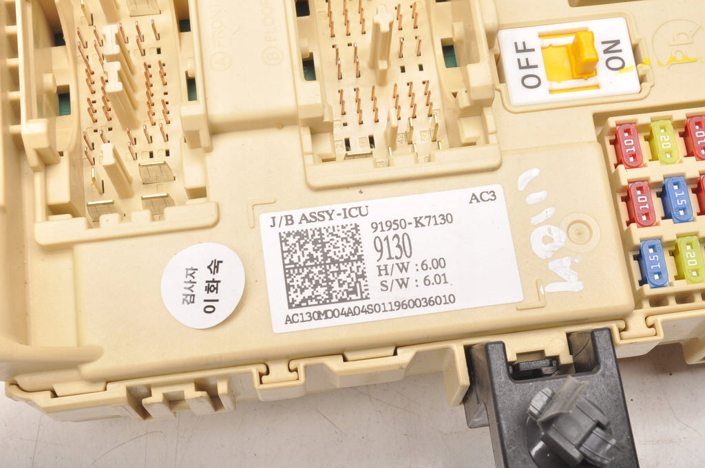 HYUNDAI I10 III FUSE BOX 91950-K7130 2023R
