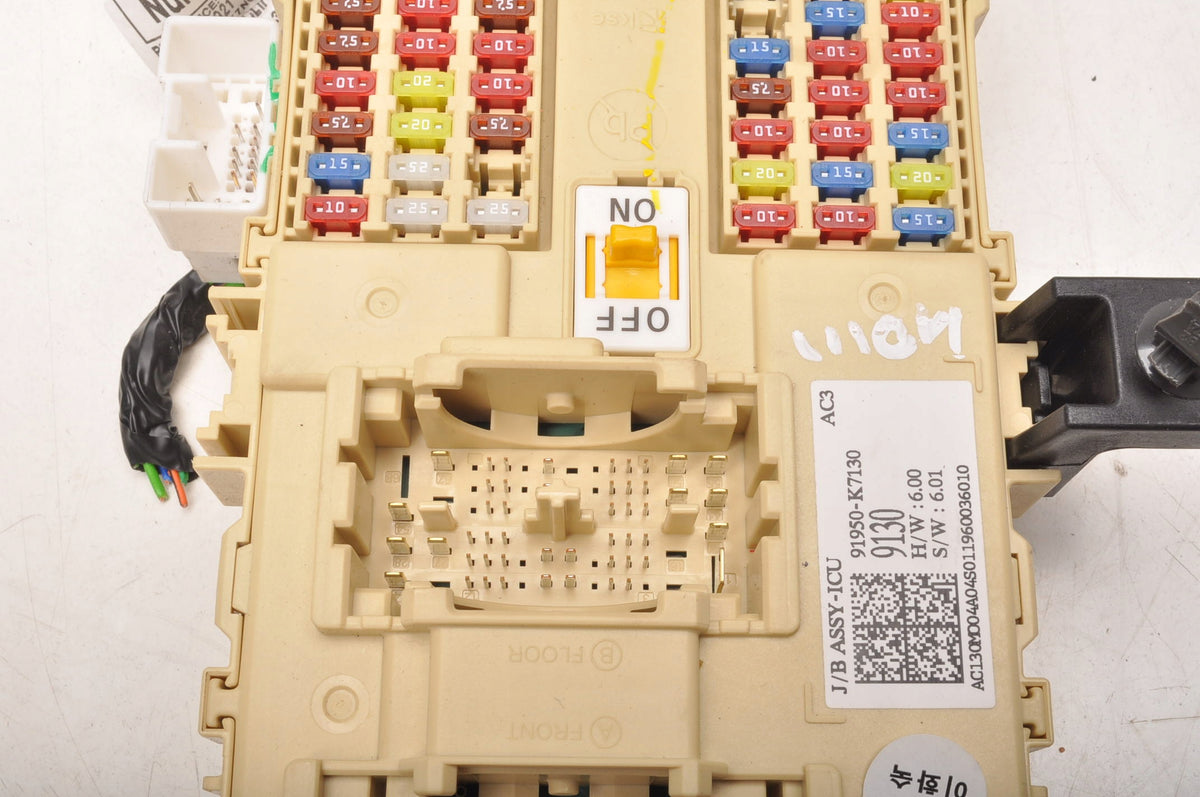 HYUNDAI I10 III FUSE BOX 91950-K7130 2023R