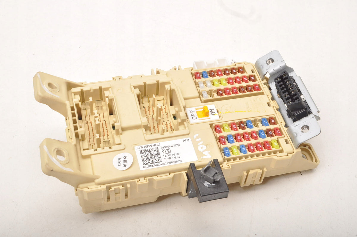 HYUNDAI I10 III FUSE BOX 91950-K7130 2023R