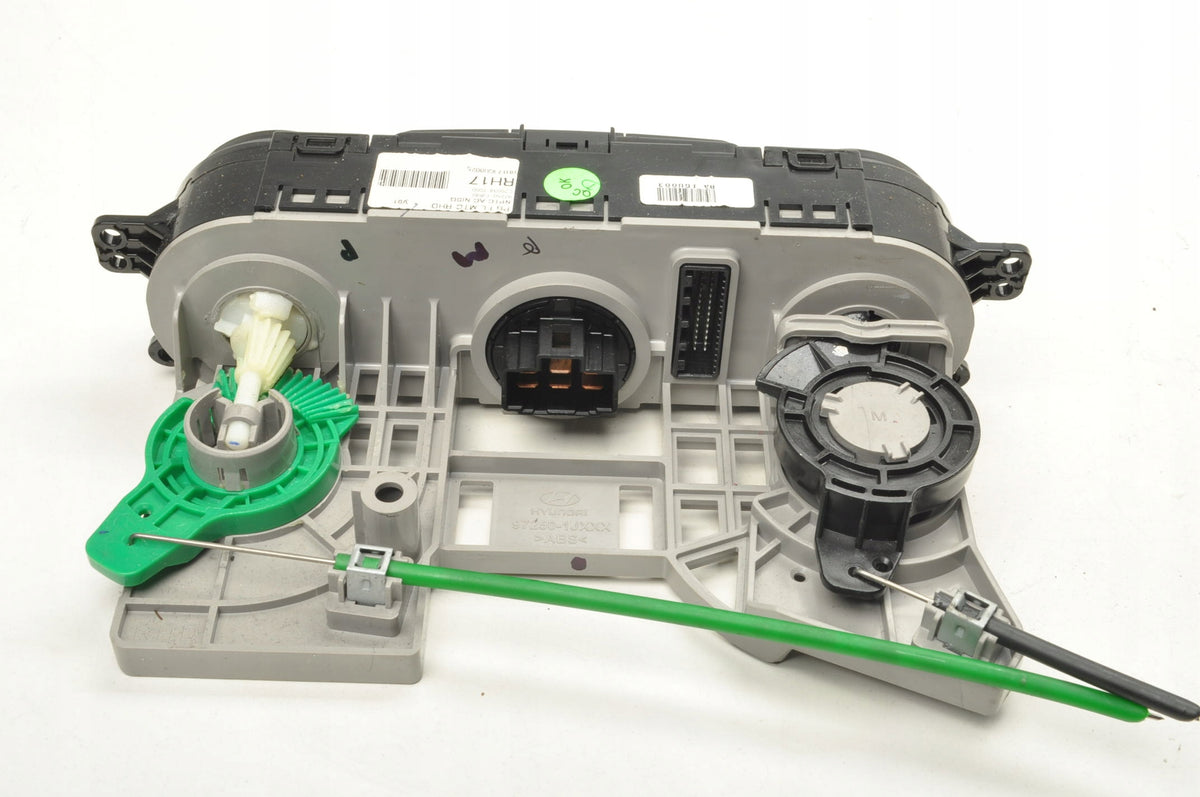 HYUNDAI I20 PANEL AIR CONDITIONING SWITCH 97250-1J640 LIFT