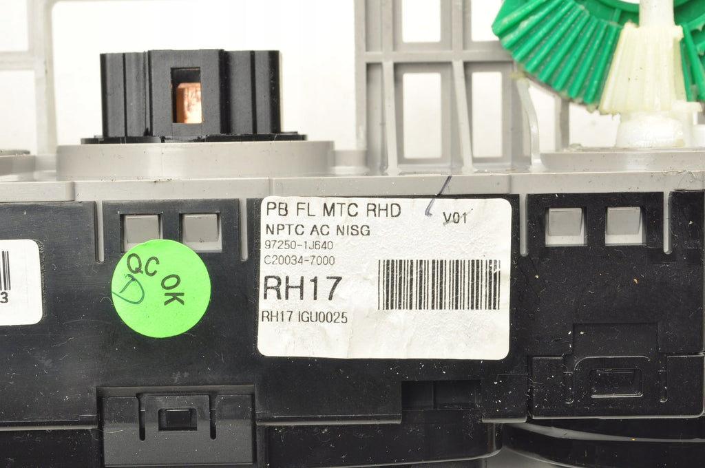 HYUNDAI I20 PANEL AIR CONDITIONING SWITCH 97250-1J640 LIFT