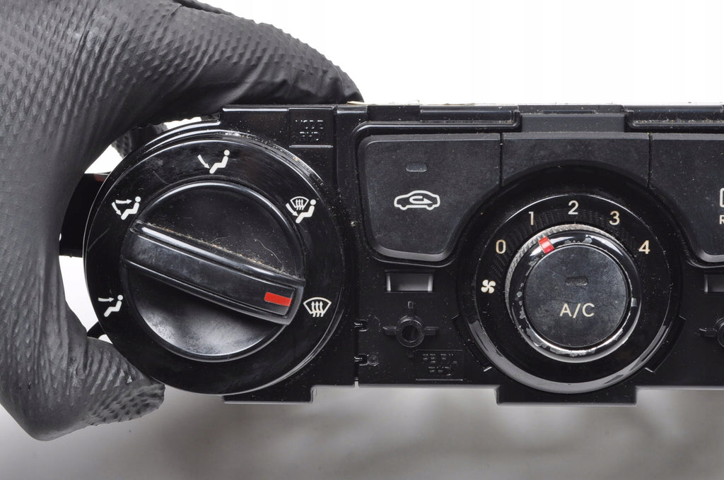 HYUNDAI I20 PANEL AIR CONDITIONING SWITCH LIFT 97250-1J640