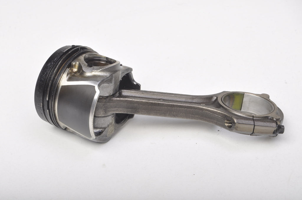 HYUNDAI I30 1.6 CDTI 116HP PISTON WITH CONNECTING ROD