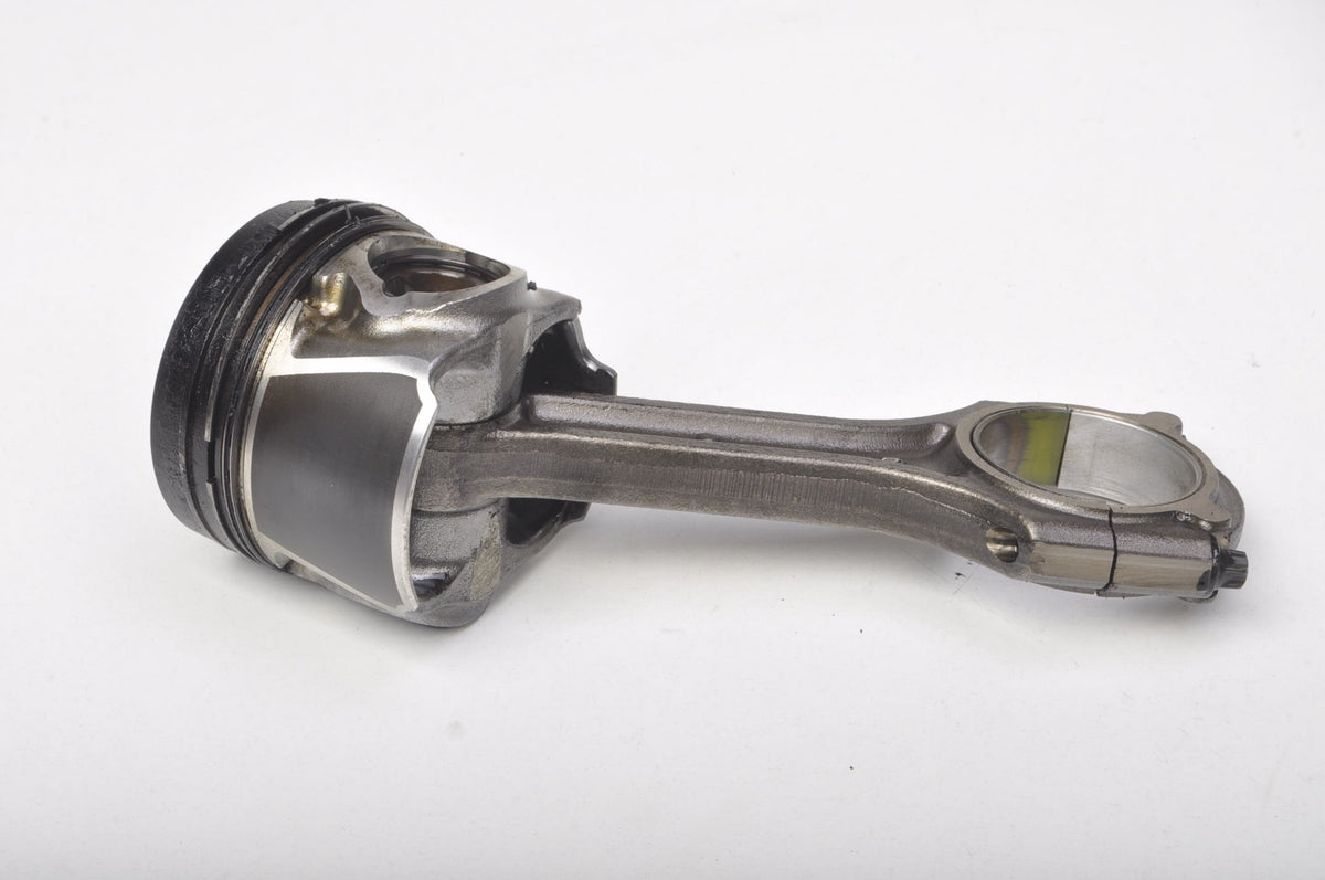 HYUNDAI I30 1.6 CDTI 116HP PISTON WITH CONNECTING ROD