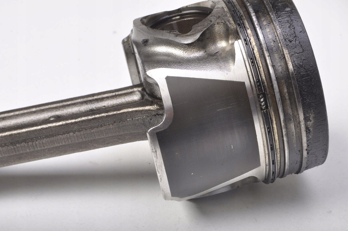 HYUNDAI I30 1.6 CDTI 116HP PISTON WITH CONNECTING ROD