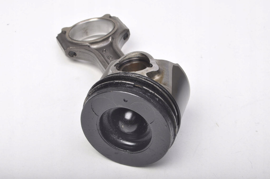 HYUNDAI I30 1.6 CDTI 116HP PISTON WITH CONNECTING ROD