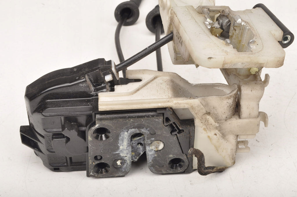HYUNDAI I30 AND DOOR LOCK LEFT FRONT 81310-2L070