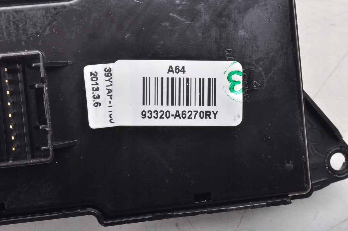 HYUNDAI I30 II SWITCH PANEL 93320-A6270RY