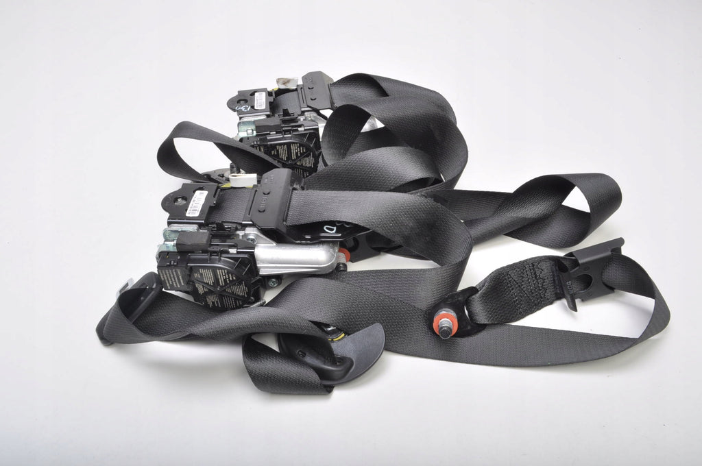 HYUNDAI I30 III FRONT BELT FRONT 88820-G4000 88810-G4100 SET HB 5D