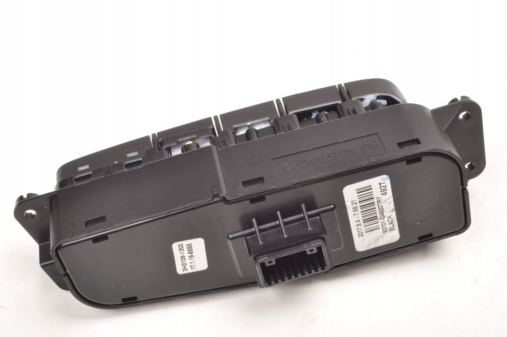 HYUNDAI I30 III SWITCH PANEL 93701-G4920TRY UK