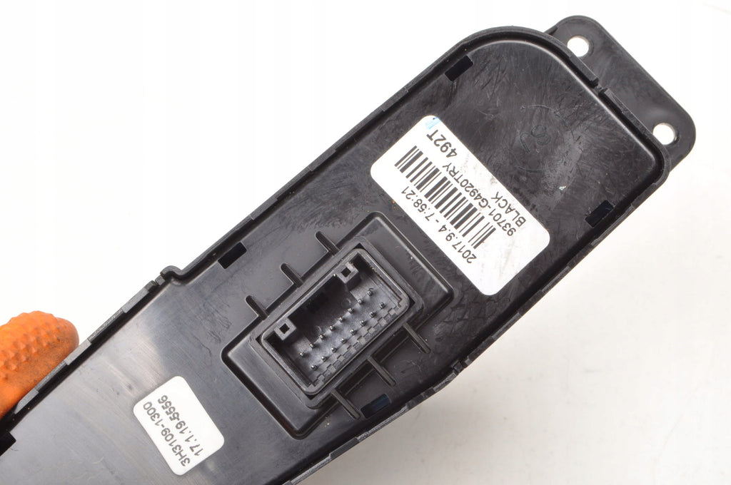 HYUNDAI I30 III SWITCH PANEL 93701-G4920TRY UK