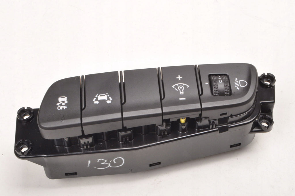HYUNDAI I30 III SWITCH PANEL 93701-G4920TRY UK