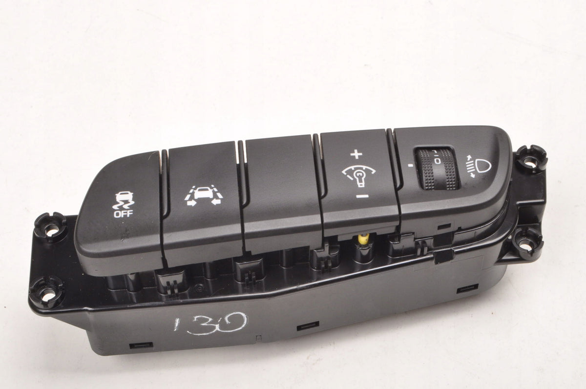 HYUNDAI I30 III SWITCH PANEL 93701-G4920TRY UK