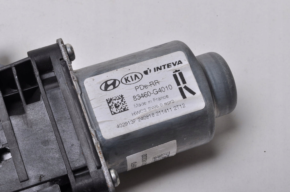 HYUNDAI I30 III WINDSCREEN MOTOR RIGHT REAR HB 5D 83460-G4010