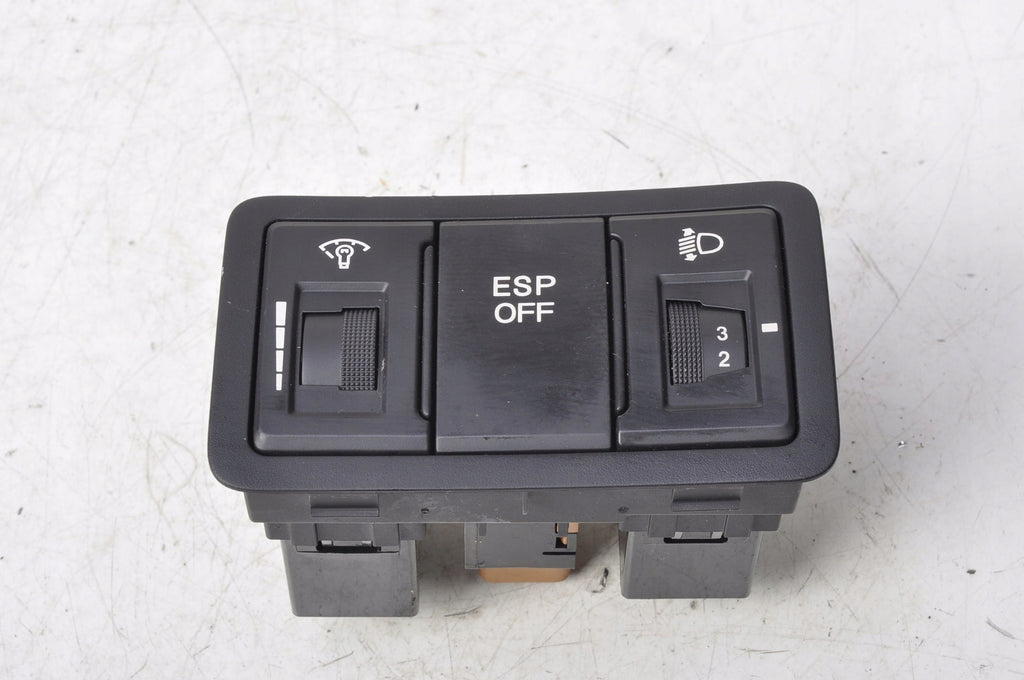 HYUNDAI I30 PANEL LIGHT SWITCH ESP OFF