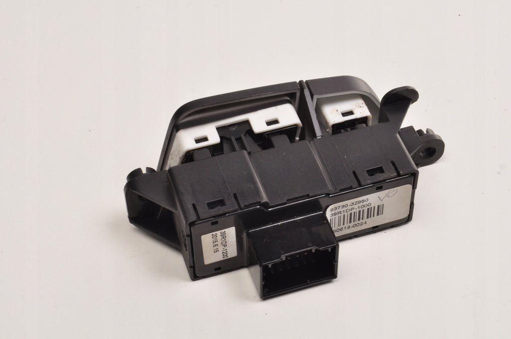 HYUNDAI I40 BUTTON SWITCH ESP 93730-3Z950