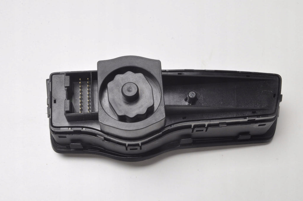 HYUNDAI I40 LIGHT SWITCH 93300-3Z970