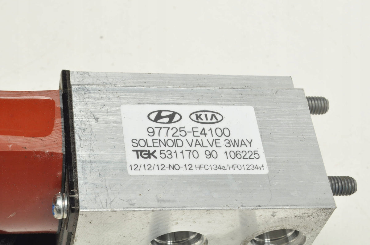 HYUNDAI IONIQ AIR CONDITIONING EXPANSION VALVE 97725-E4100