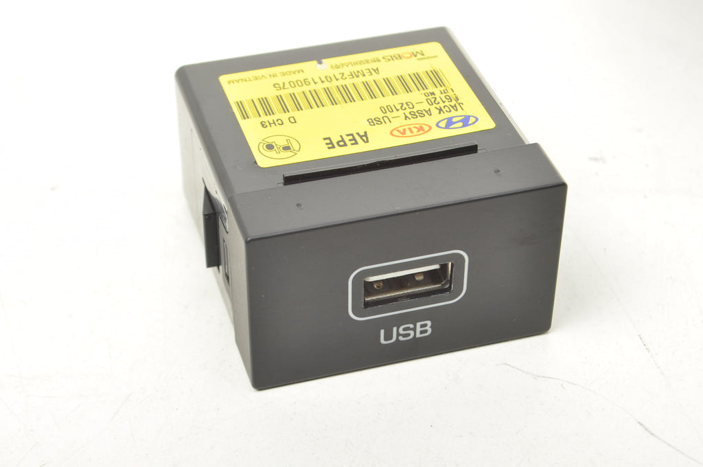 HYUNDAI IONIQ SOCKET PORT USB INPUT 96120-G2100