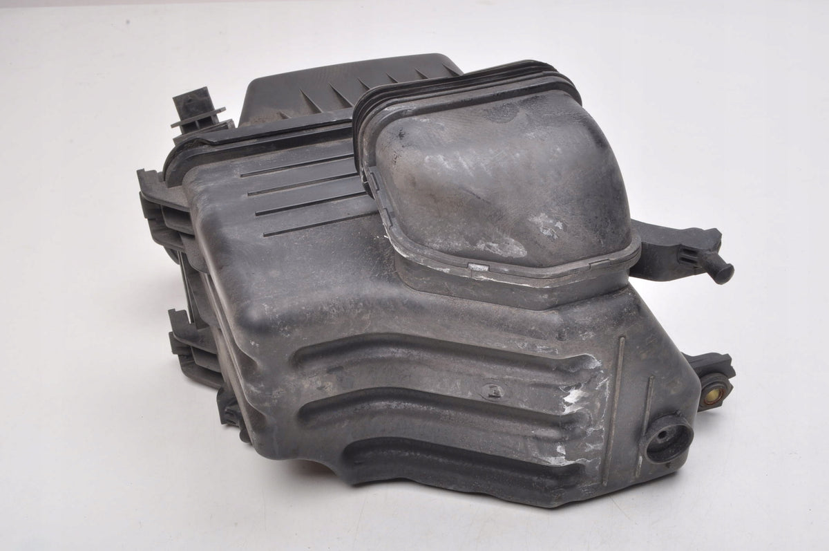 HYUNDAI IX35 AIR FILTER HOUSING 28110-2Y300