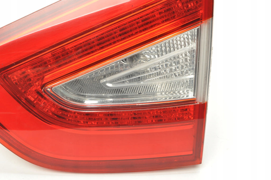 HYUNDAI IX35 LAMP RIGHT REAR FLAP LIFT 92404-2Y5