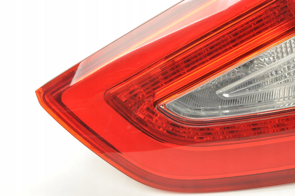 HYUNDAI IX35 LAMP RIGHT REAR FLAP LIFT 92404-2Y5