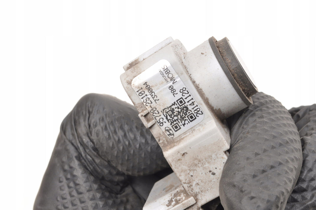 HYUNDAI IX35 PDC REVERSING PARKING SENSOR LIFT 95720-2S101