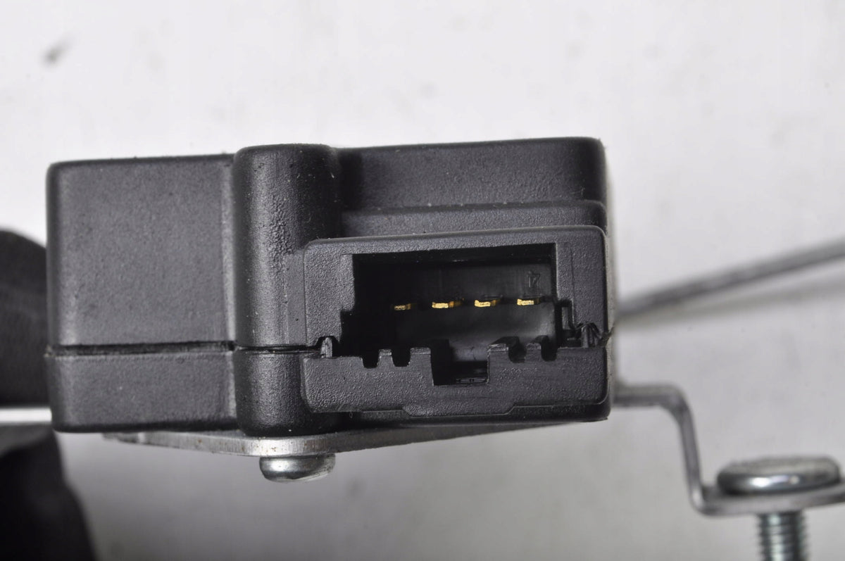 HYUNDAI SANTA FE II CENTRAL FLAP LOCK ACTUATOR 95750-2B000
