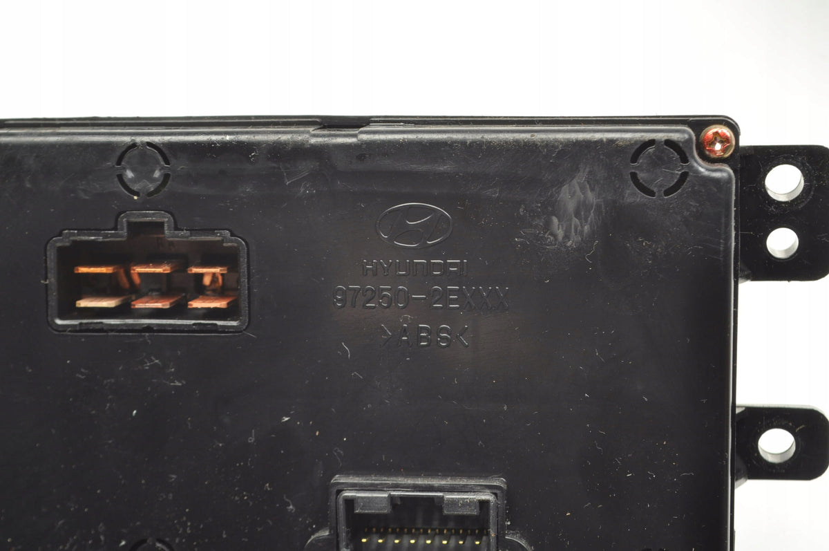 HYUNDAI TUCSON AND PANEL AIR CONDITIONING SWITCH 97250-2EXXX