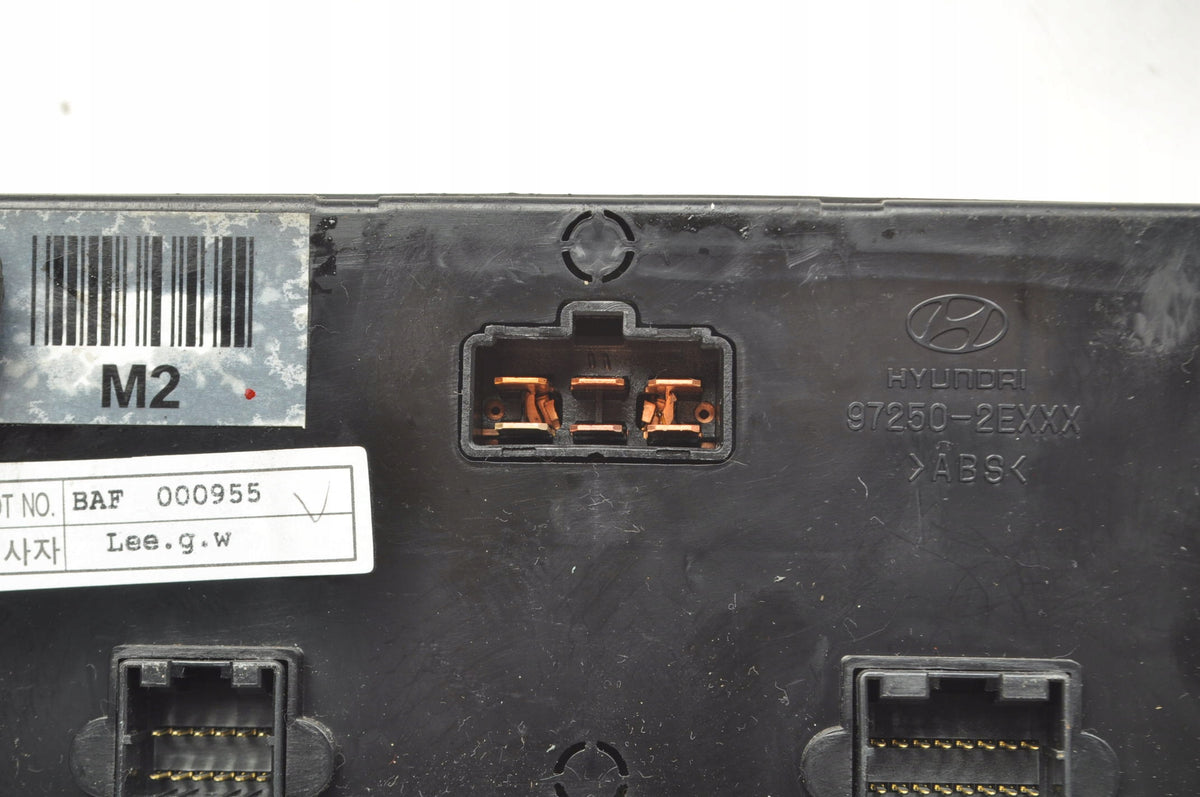 HYUNDAI TUCSON AND PANEL AIR CONDITIONING SWITCH 97250-2EXXX