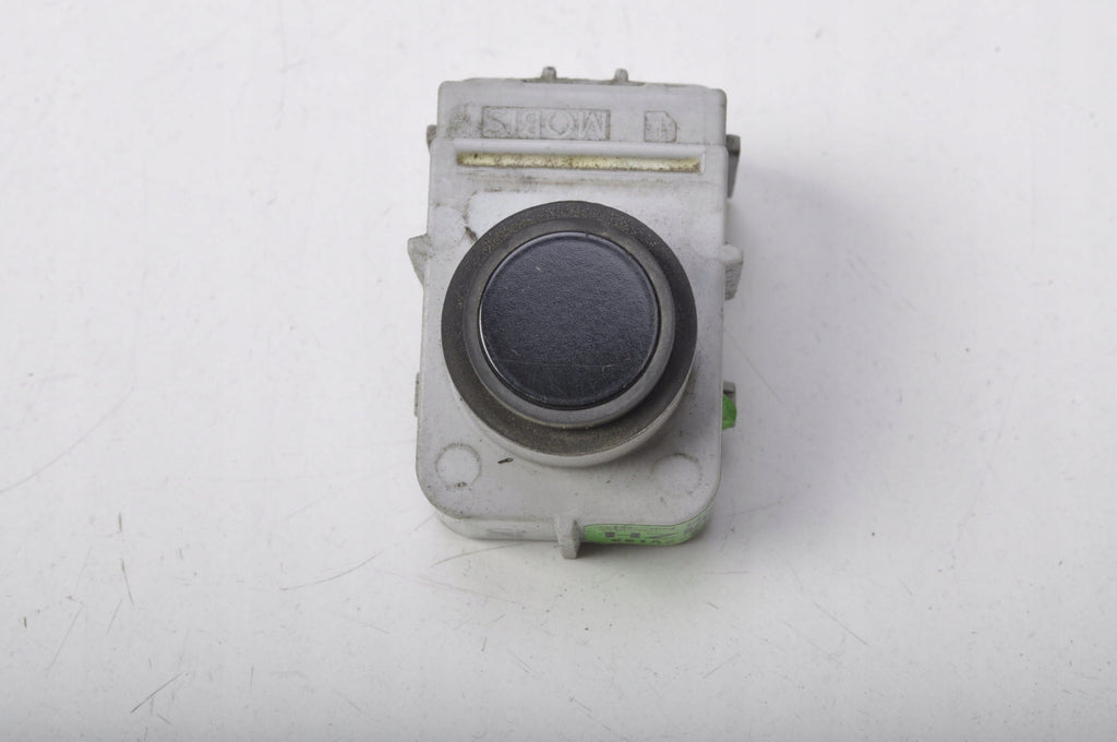 HYUNDAI VELOSTER AND PARKING SENSOR MZH 95720-2V100