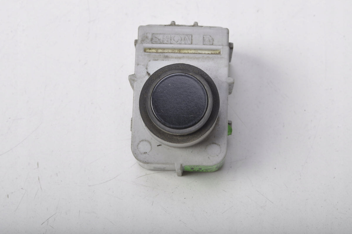 HYUNDAI VELOSTER AND PARKING SENSOR MZH 95720-2V100