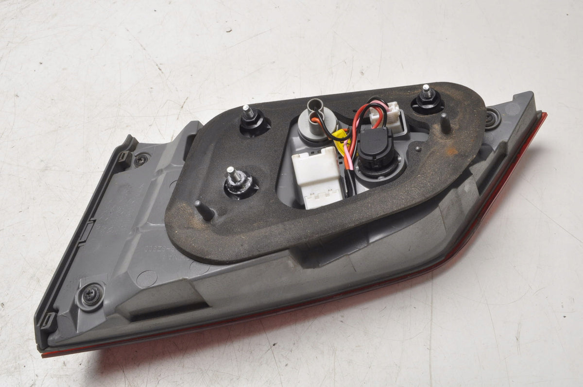 I40 REAR LEFT LAMP LEFT REAR IN THE FLAP 92403-3Z300
