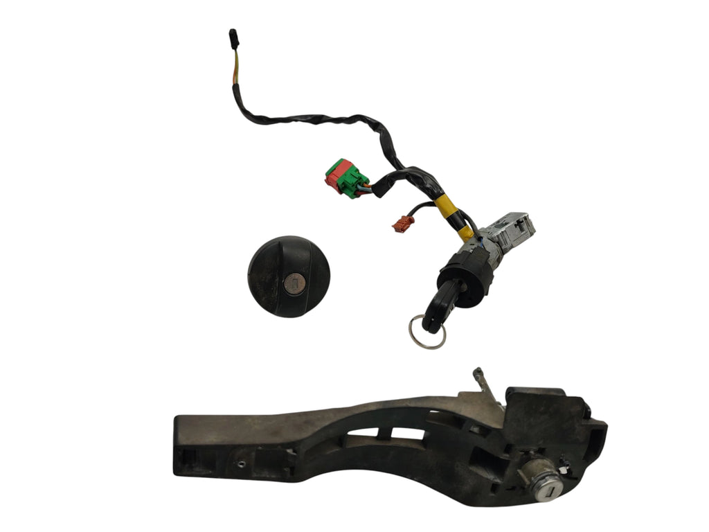 IGNITION KEY INSERT STOPPER CITROEN C3 AND N0501413