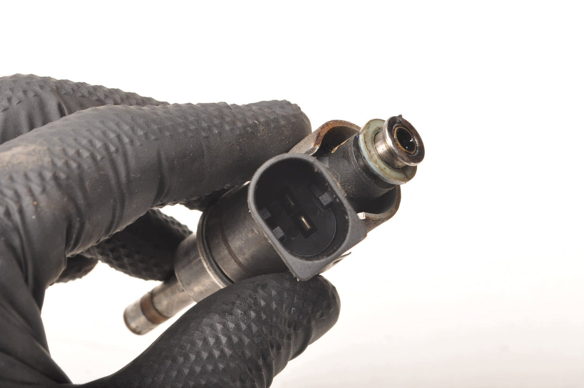 INJECTOR AUDI A3 A4 SKODA OCTAVIA II 2.0 FSI 150 KM 06F906036