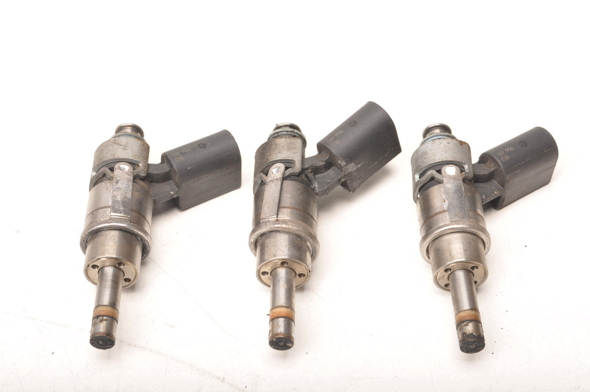 INJECTOR AUDI A3 A4 SKODA OCTAVIA II 2.0 FSI 150 KM 06F906036