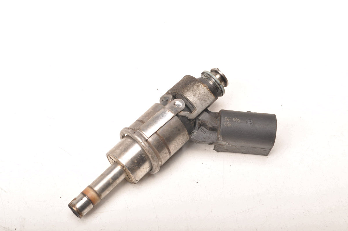 INJECTOR AUDI A3 A4 SKODA OCTAVIA II 2.0 FSI 150 KM 06F906036