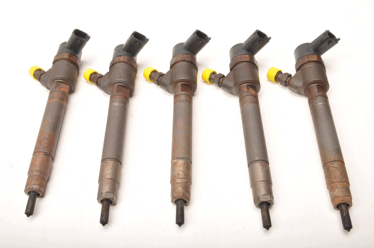 INJECTOR VOLVO C30 S40 II C70 V50 2.4 D5 30777526 0445110258