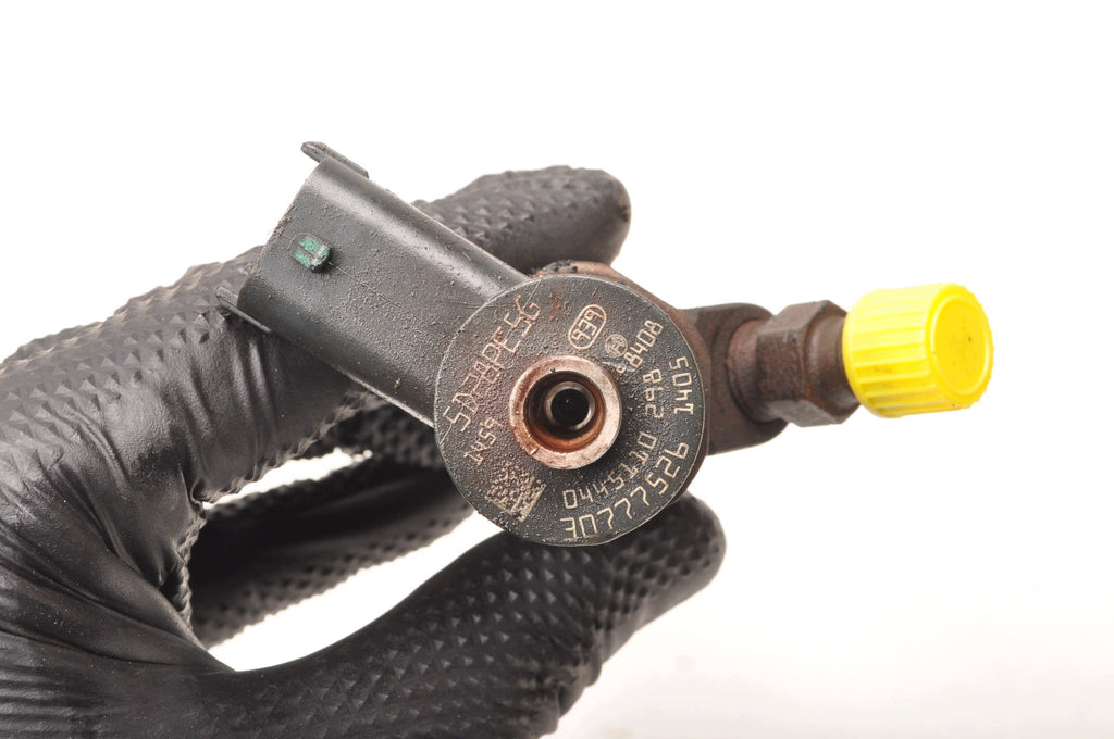 INJECTOR VOLVO C30 S40 II C70 V50 2.4 D5 30777526 0445110258