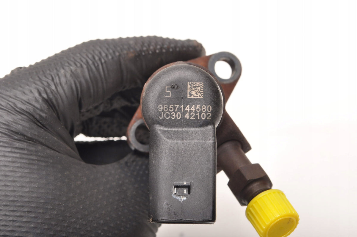 INJECTOR VOLVO S40 II V50 C30 C70 2.0 D 136KM 9657144580 KL.5