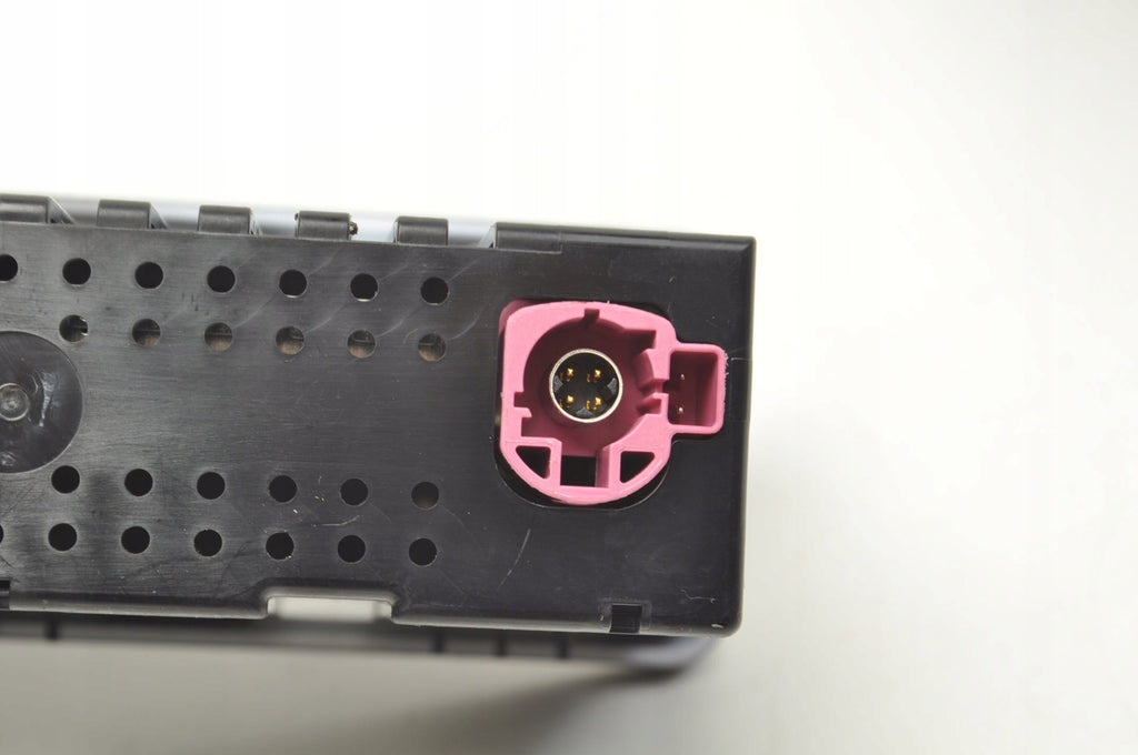 INPUT USB SOCKET JAGUAR I-PACE X590 L8B2-19E110-CE