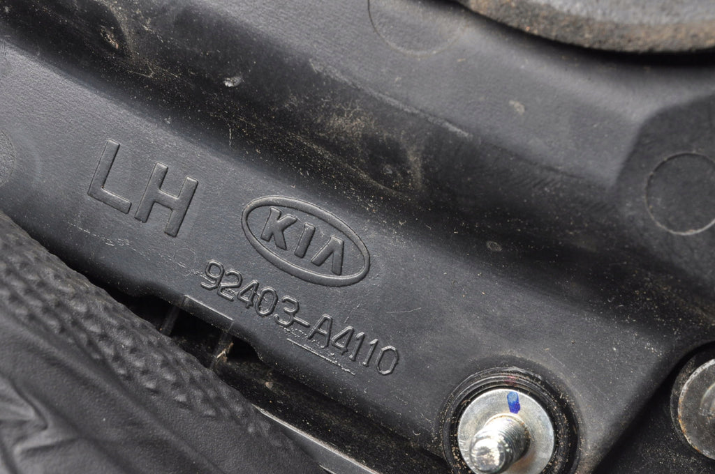 KIA CARENS IV LAMP LEFT REAR 92403-A4110