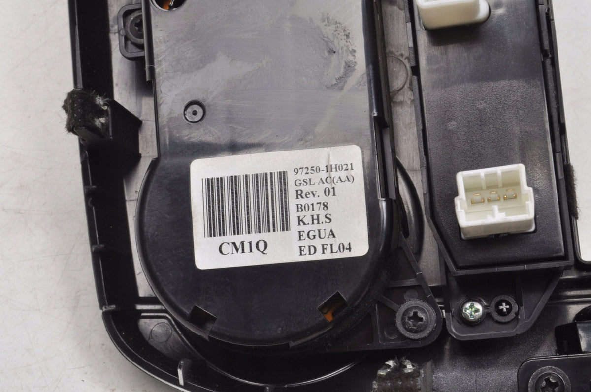 KIA CEED AND PANEL GRILLE RADIO FRAME 97250-1H021 95710-1H700