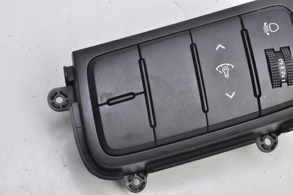 KIA CEED II SWITCH PANEL 49D10U-1000