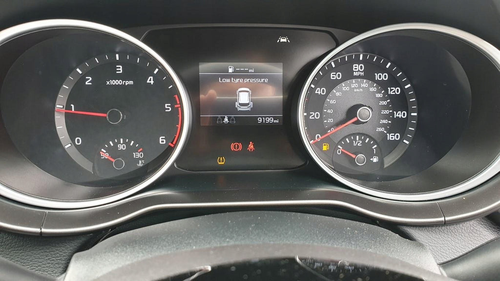 KIA CEED III FUSE BOX 91950-J7640 19