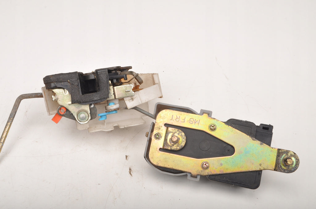 KIA MAGENTIS DOOR LOCK RIGHT FRONT 95750-3C000