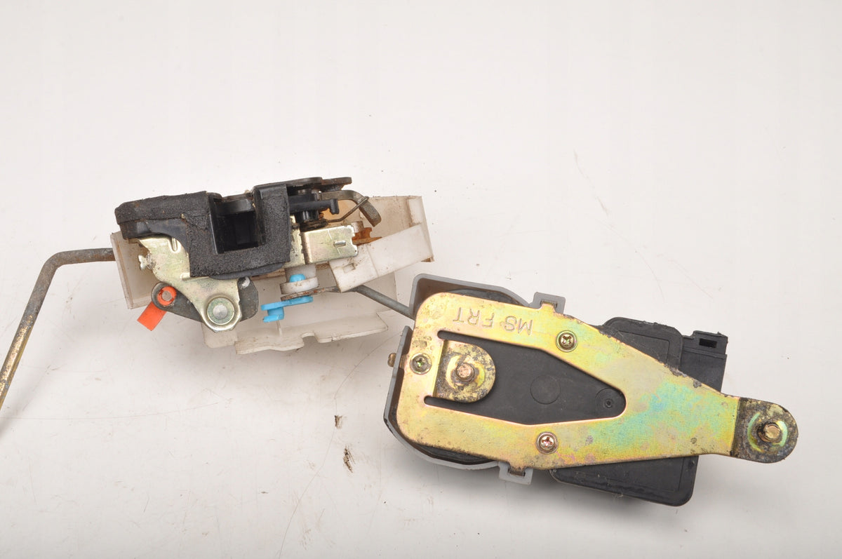 KIA MAGENTIS DOOR LOCK RIGHT FRONT 95750-3C000