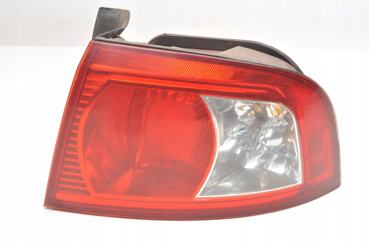 KIA MAGENTIS LAMP RIGHT REAR SEDAN LIFT EUROPE 92402-3C1