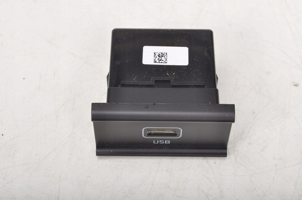 KIA NIRO USB INPUT 96120-K0110